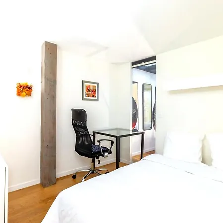 Eifel Househ1 Bed & Breakfast Parigi