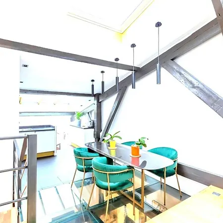Eifel Househ1 Bed & Breakfast Parigi