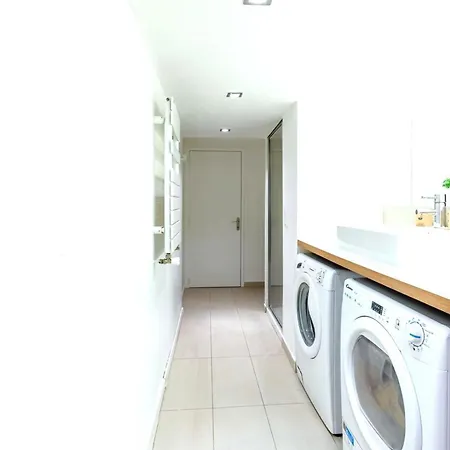 Eifel Househ1 Bed & Breakfast Parigi